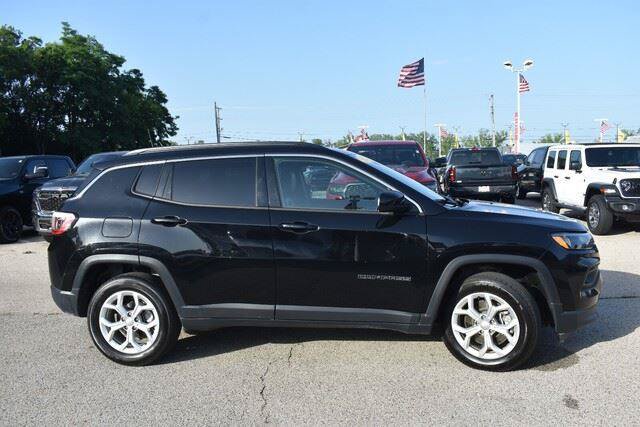 Used 2024 Jeep Compass Latitude AWD/4WD image 9