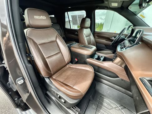 Used 2021 Chevrolet Tahoe High Country w/ Premium Package image 29