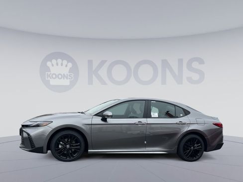 New 2026 Toyota Camry SE image 2