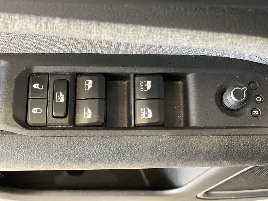 Used 2024 Jeep Compass Latitude AWD/4WD image 16