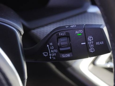 Used 2023 BMW X5 sDrive40i w/ M Sport Package image 31