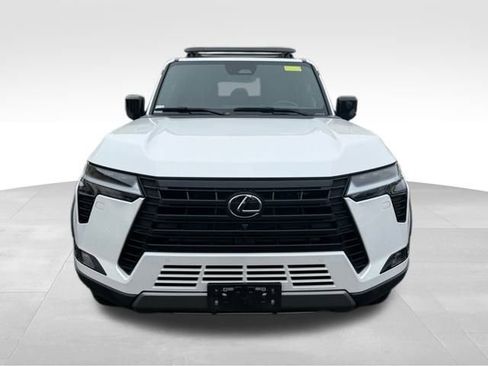 Used 2024 Lexus GX 550 image 2