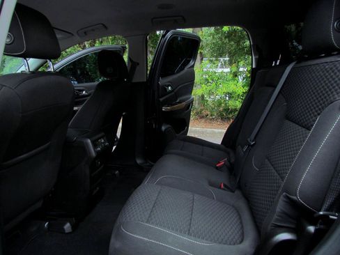 Used 2019 GMC Acadia SLE FWD image 23
