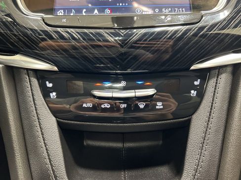 Used 2024 Cadillac XT6 Premium Luxury w/ Technology Package image 23