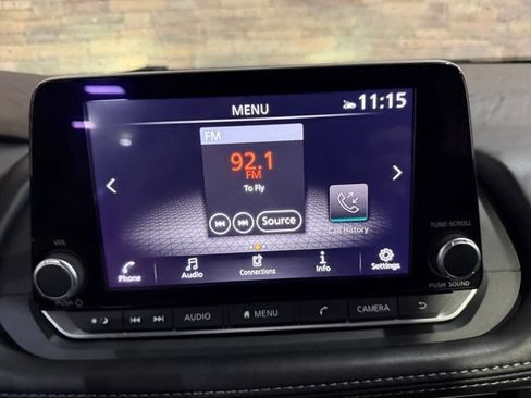 Used 2023 Nissan Rogue SV w/ SV Premium B Package FWD image 19