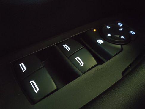 Used 2022 Chevrolet Blazer LT FWD image 27