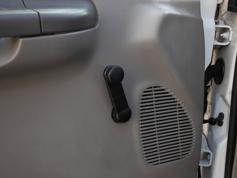 Used 2001 Ford F450 XL image 16