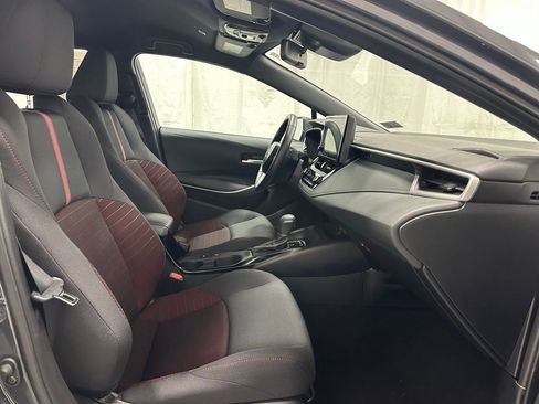 Used 2025 Toyota Corolla SE image 60