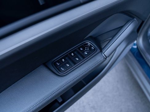 Certified 2025 Porsche Cayenne Coupe image 19