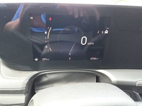 Used 2025 Buick Encore GX Preferred w/ Advanced Technology Package AWD/4WD image 9
