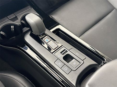 Certified 2024 Toyota Prius Limited image 28