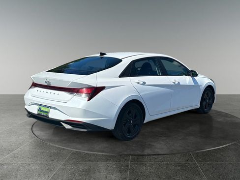 Used 2022 Hyundai Elantra SEL w/ Cargo Package FWD image 9