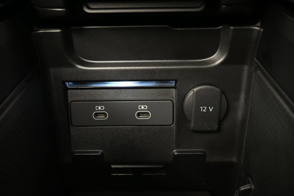 Certified 2026 Porsche Cayenne Electric AWD/4WD image 26