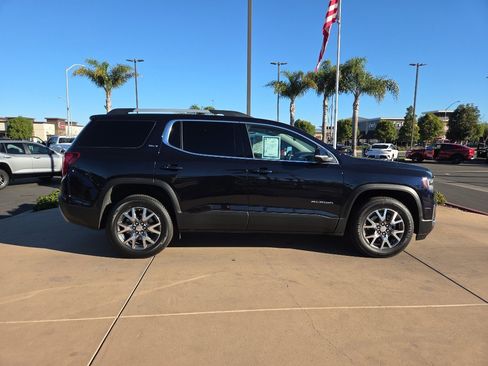 Used 2022 GMC Acadia SLT w/ Technology Package image 8
