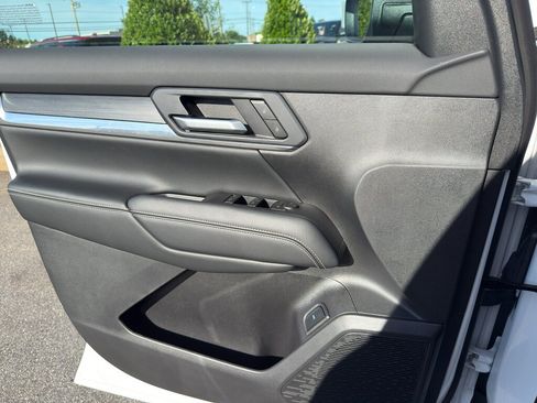 New 2026 GMC Terrain Elevation w/ Elevation Premium Package AWD/4WD image 9
