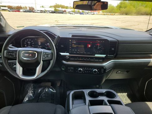 Used 2024 GMC Sierra 1500 Elevation AWD/4WD image 18