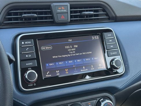 Used 2025 Nissan Versa SV FWD image 20