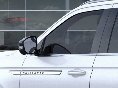New 2026 Lincoln Navigator Reserve AWD/4WD image 42