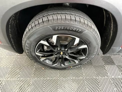 Used 2022 Chevrolet TrailBlazer LT AWD/4WD image 29