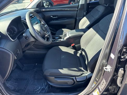 Certified 2023 Hyundai Tucson SE image 9