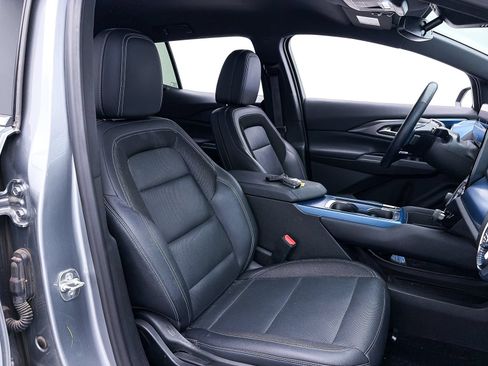 Used 2024 Chevrolet Equinox EV LT w/ LPO, Trailering Package FWD image 33