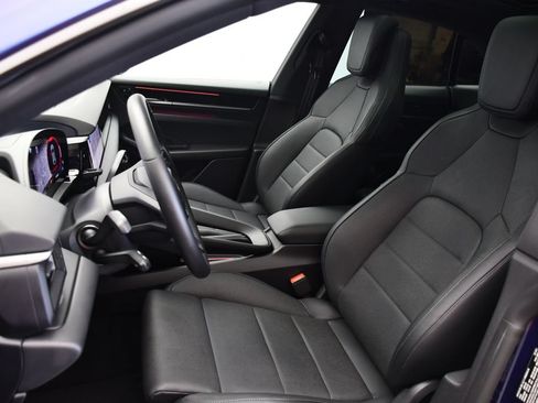 Certified 2025 Porsche Macan 4S Electric AWD/4WD image 5