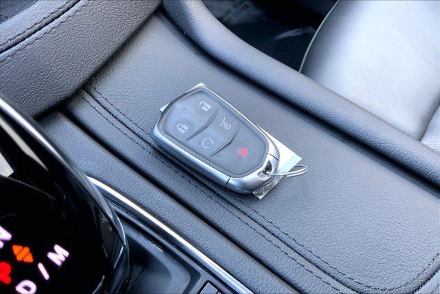 Used 2025 Cadillac XT6 Premium Luxury AWD/4WD image 11
