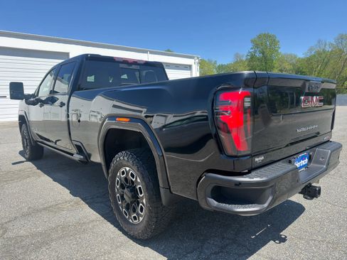Used 2024 GMC Sierra 3500 AT4 w/ AT4 Premium Plus Package AWD/4WD image 4