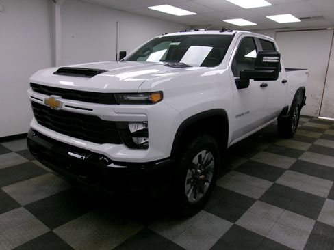 New 2026 Chevrolet Silverado 2500 Custom w/ Custom Value Package AWD/4WD image 1