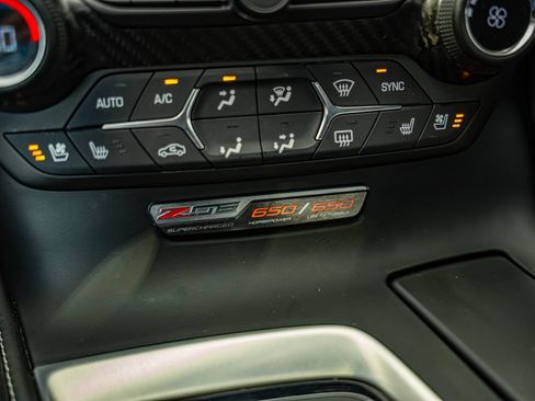 Used 2016 Chevrolet Corvette Z06 w/ 3LZ Preferred Equipment Group RWD image 40