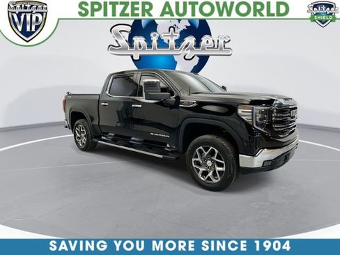 Used 2024 GMC Sierra 1500 SLT w/ SLT Premium Package AWD/4WD image 3