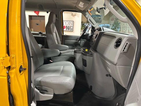 Used 2011 Ford E-150 and Econoline 150 Wagon image 37