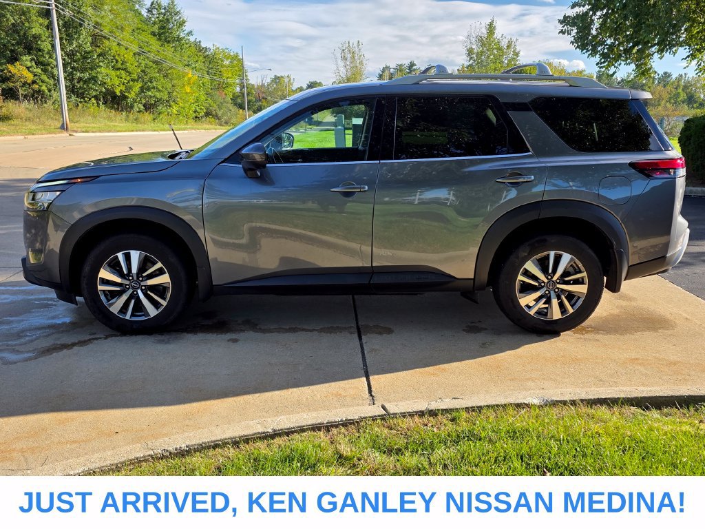 Certified 2024 Nissan Pathfinder SL AWD/4WD image 6