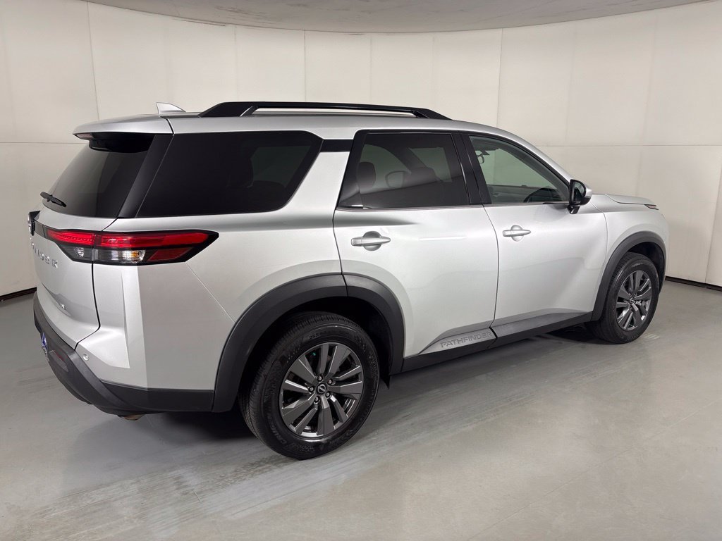 Used 2024 Nissan Pathfinder SV FWD image 8