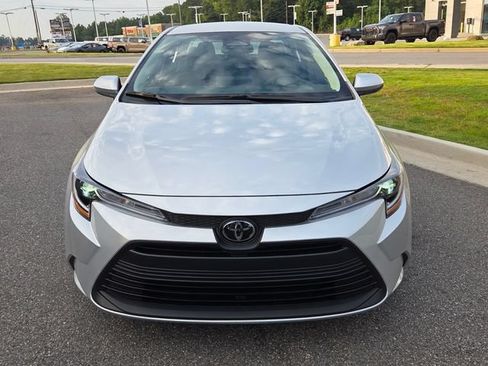 Used 2026 Toyota Corolla LE FWD image 2