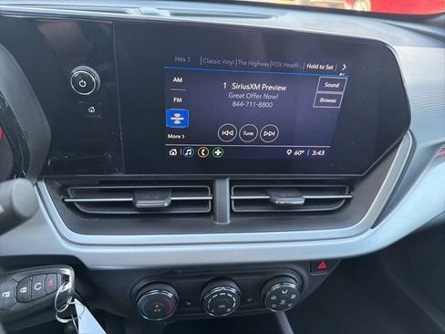 Used 2024 Chevrolet Trax RS FWD image 28