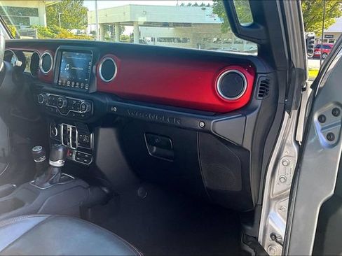 Used 2018 Jeep Wrangler Unlimited Rubicon AWD/4WD image 16