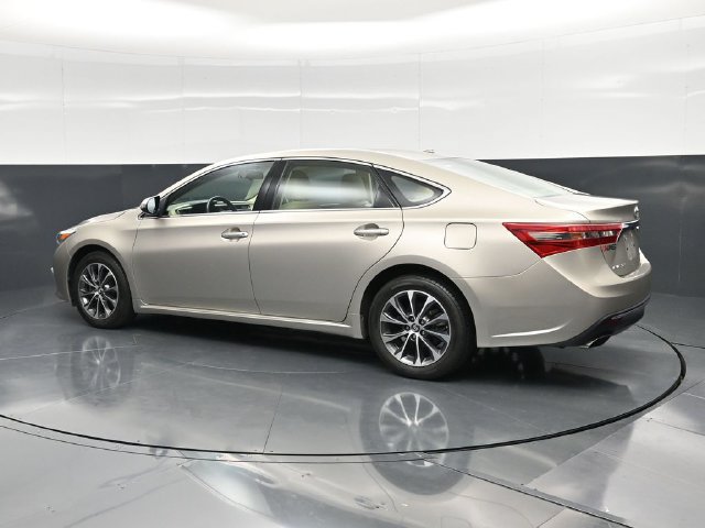 Used 2016 Toyota Avalon XLE FWD image 9