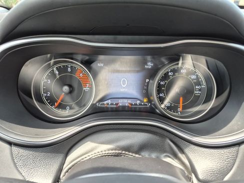 Used 2019 Jeep Cherokee Overland w/ Technology Group AWD/4WD image 12