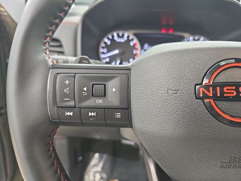 Used 2025 Nissan Rogue SV AWD/4WD image 14