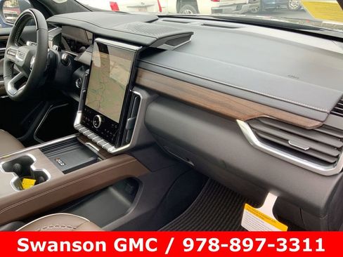 New 2026 GMC Acadia Denali Ultimate w/ LPO, Floor Liner Package AWD/4WD image 29