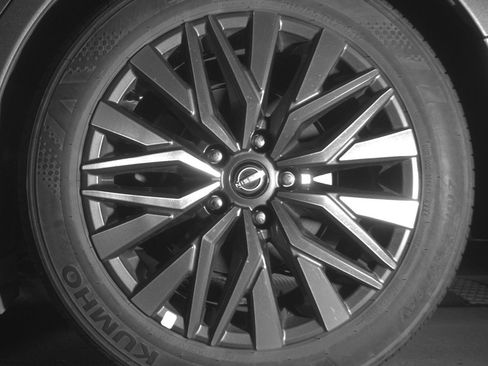 Used 2025 Nissan Altima 2.5 SV image 14