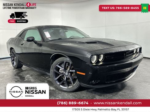 Used 2020 Dodge Challenger SXT w/ Blacktop Package image 1