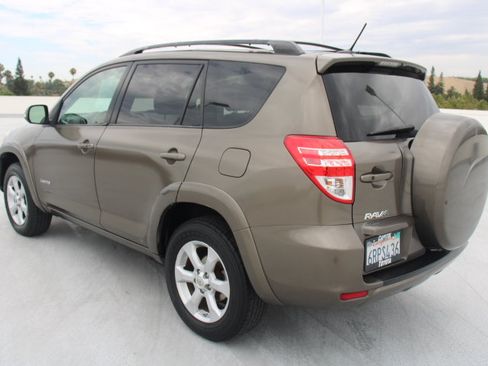 Used 2011 Toyota RAV4 Limited FWD image 5