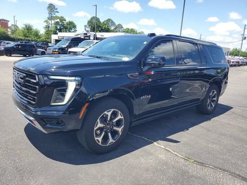 Used 2025 GMC Yukon XL AT4 Ultimate w/ LPO, Floor Liner Package AWD/4WD image 2