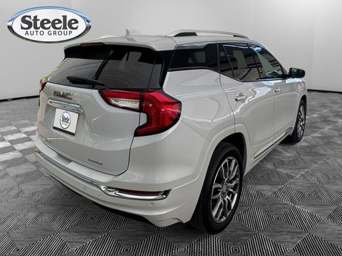 Used 2023 GMC Terrain Denali w/ Denali Premium Package AWD/4WD image 5