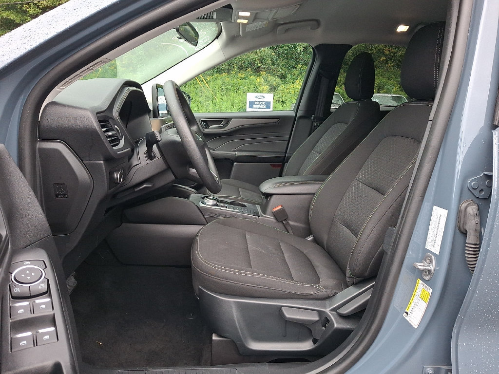 Used 2025 Ford Escape Active AWD/4WD image 13