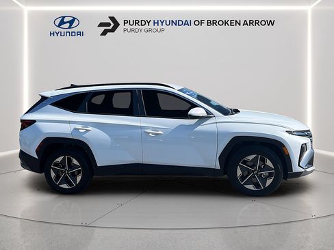 Certified 2025 Hyundai Tucson SEL FWD image 4