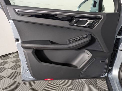 New 2026 Porsche Macan image 25