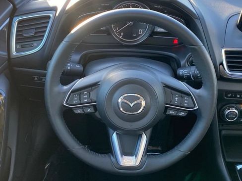Used 2018 MAZDA MAZDA3 Grand Touring w/ Premium Equipment Package FWD image 11